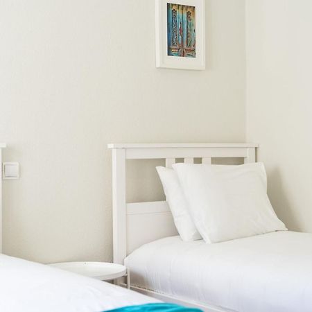 בורגאו Comfy Flat W/ Rooftop Beach View By Lovelystay מראה חיצוני תמונה