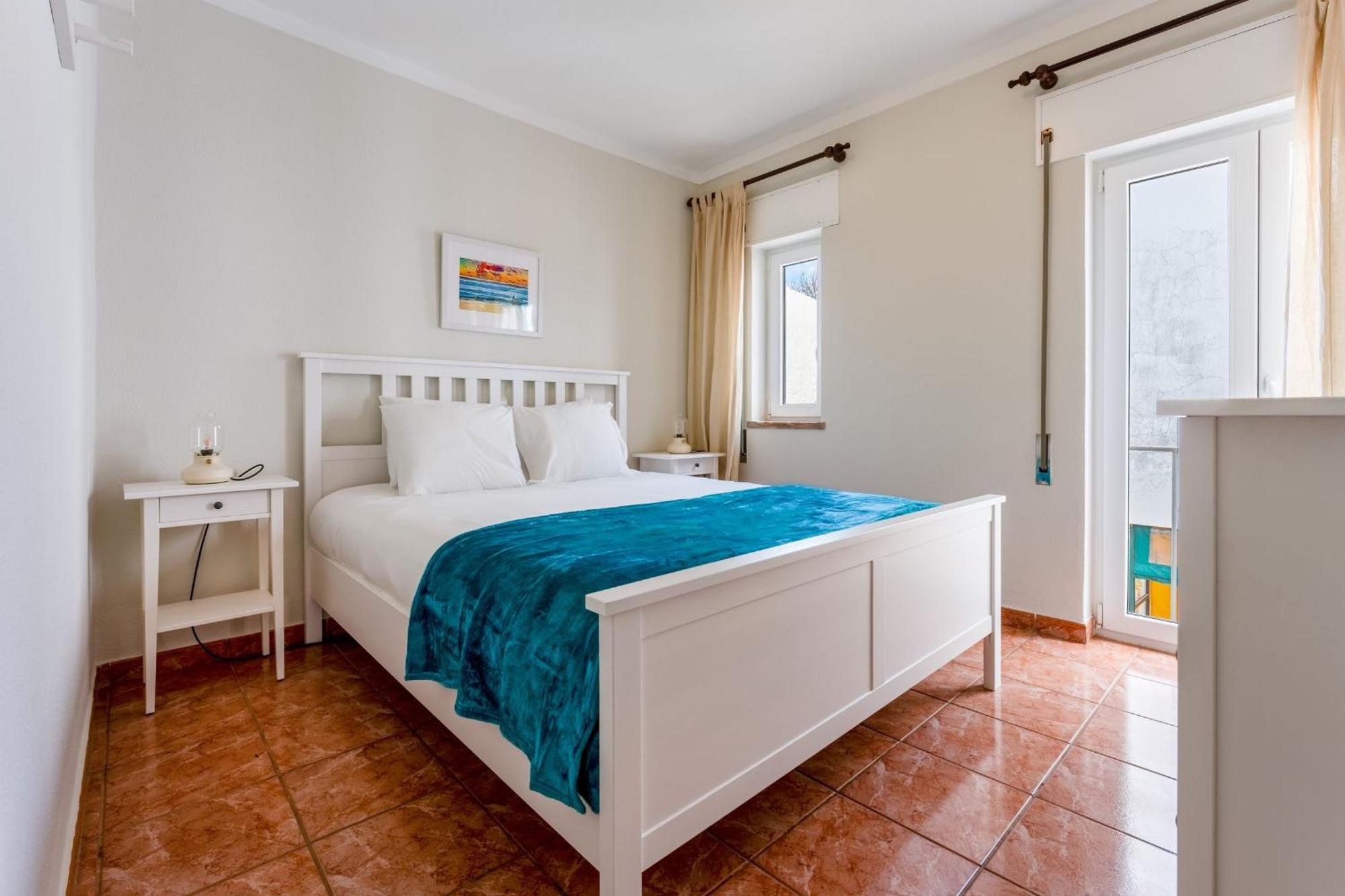 בורגאו Comfy Flat W/ Rooftop Beach View By Lovelystay מראה חיצוני תמונה