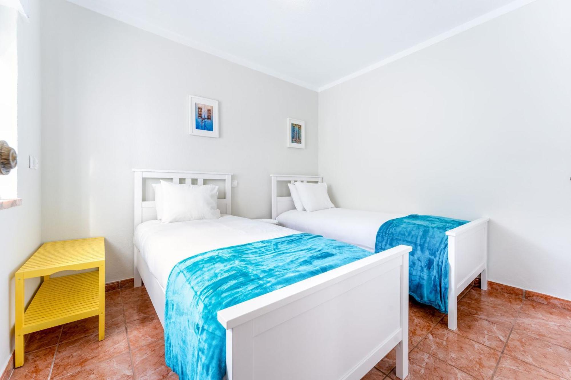 בורגאו Comfy Flat W/ Rooftop Beach View By Lovelystay מראה חיצוני תמונה