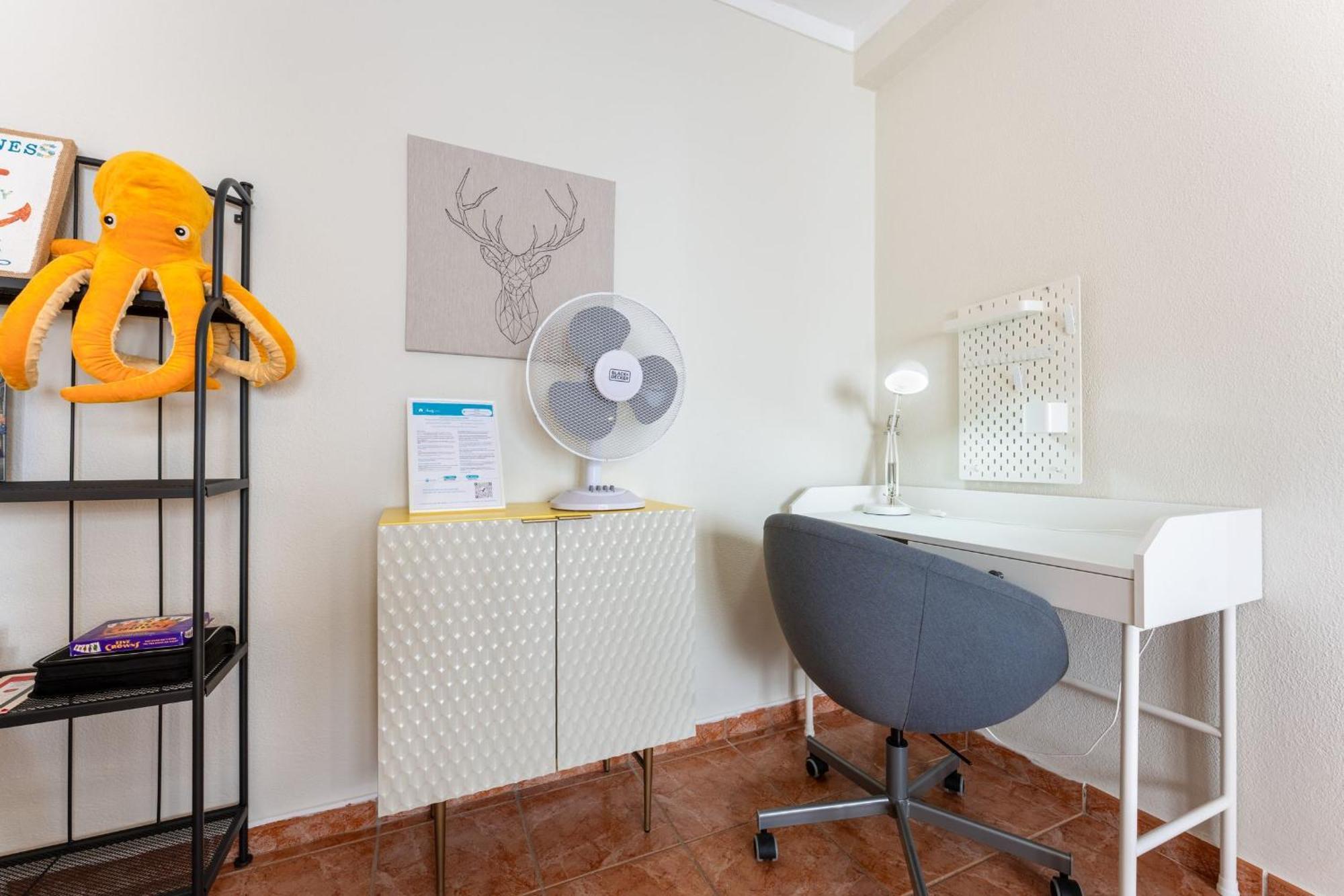 בורגאו Comfy Flat W/ Rooftop Beach View By Lovelystay מראה חיצוני תמונה