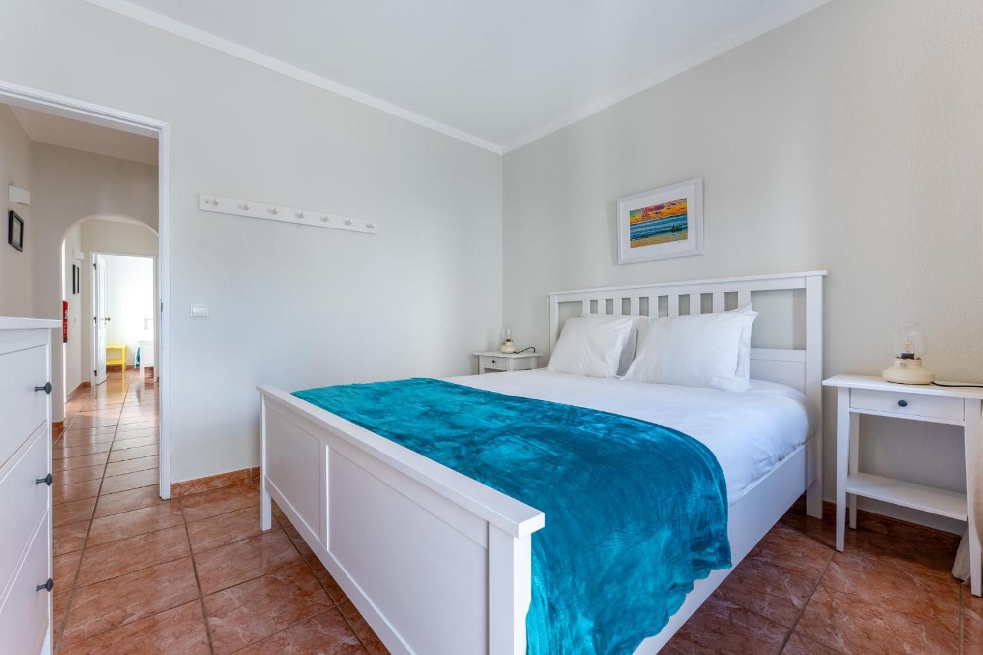 בורגאו Comfy Flat W/ Rooftop Beach View By Lovelystay מראה חיצוני תמונה